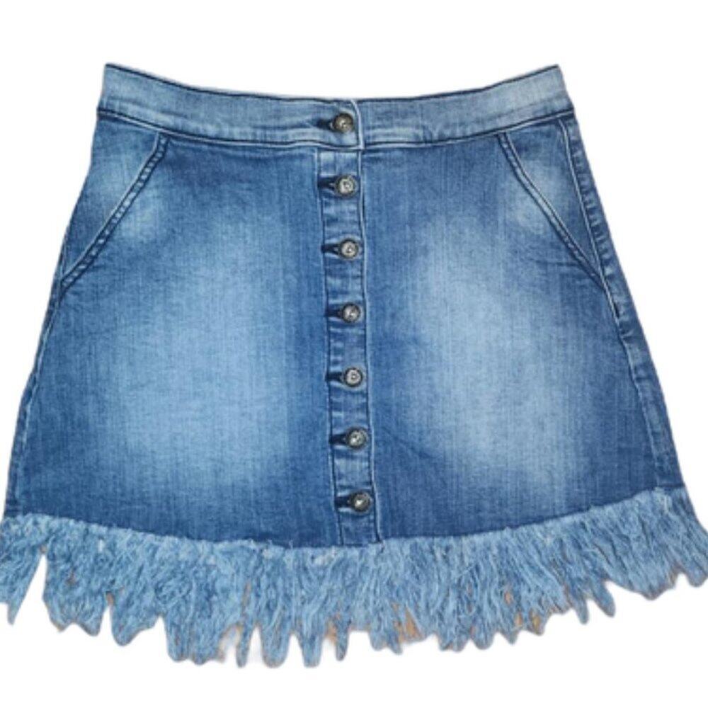 Sneak Peak skirt Women 7 button front/ pockets-frayed/ Washed Denim